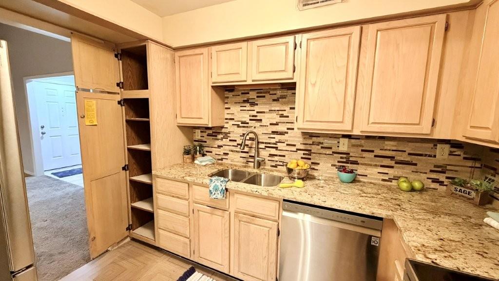 4015 S Crysler Avenue Property Photo 9