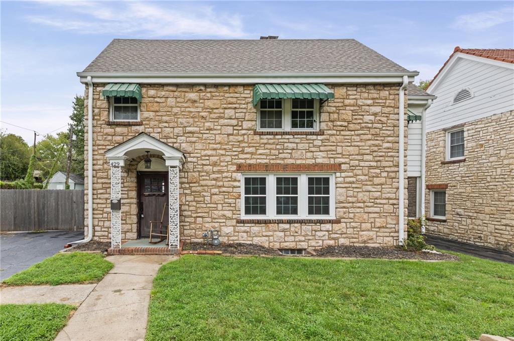 429 N Van Brunt Boulevard Property Photo 1