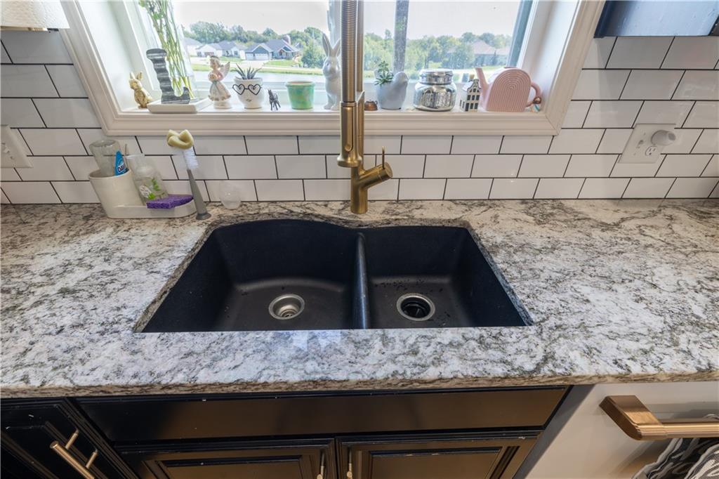 4405 Valley Ridge Drive Property Photo 17