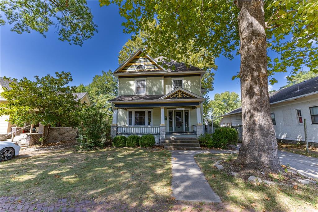 504 W 1st Street Property Photo 1