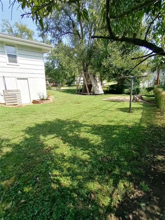 10704 Bales Avenue Property Photo 35