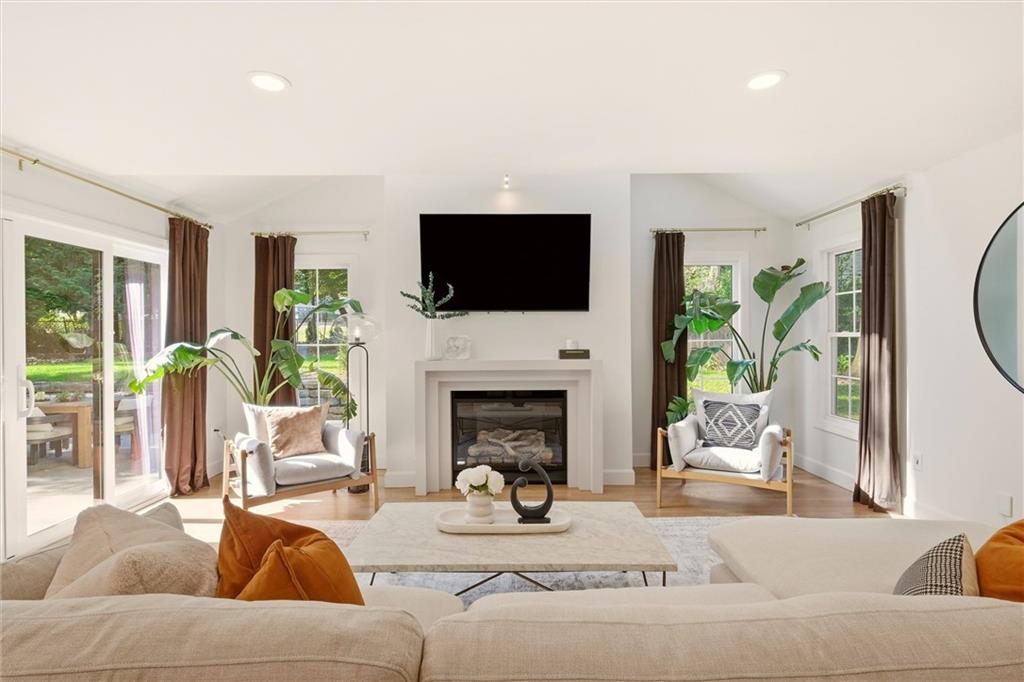 2832 W 91st Street Property Photo