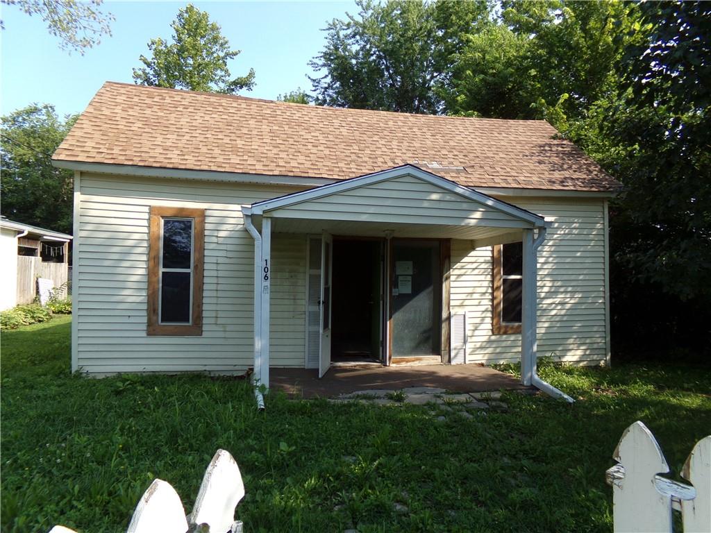 106 W 4th Street Property Photo 1