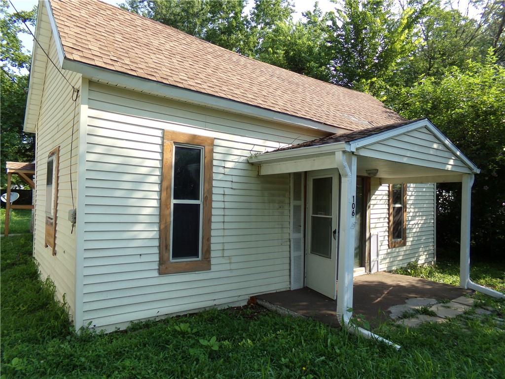 106 W 4th Street Property Photo 2