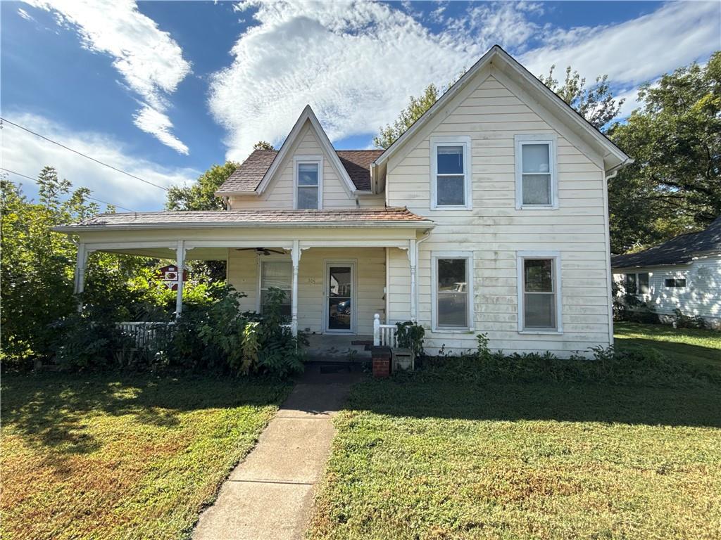 305 W Adams Street Property Photo 1