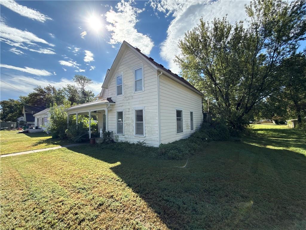 305 W Adams Street Property Photo 2