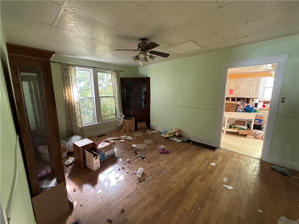 305 W Adams Street Property Photo 5