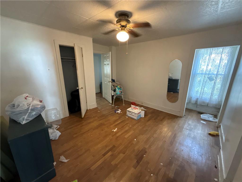 305 W Adams Street Property Photo 10