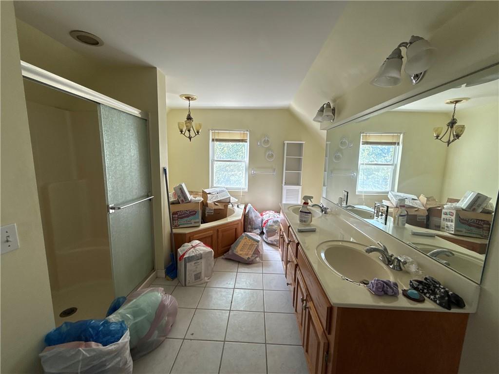 305 W Adams Street Property Photo 14