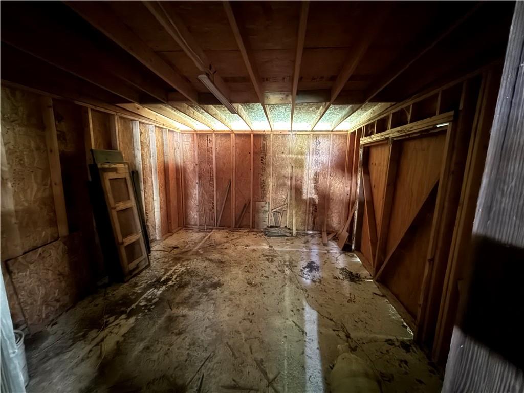 305 W Adams Street Property Photo 20
