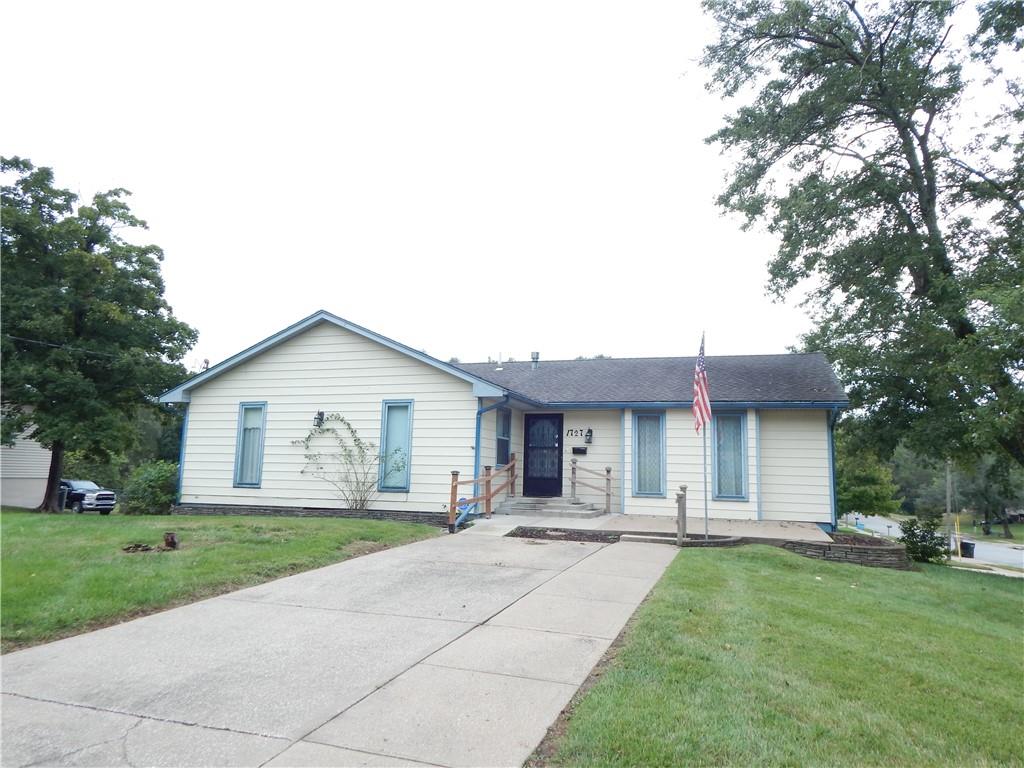 1727 Dakota Street Property Photo