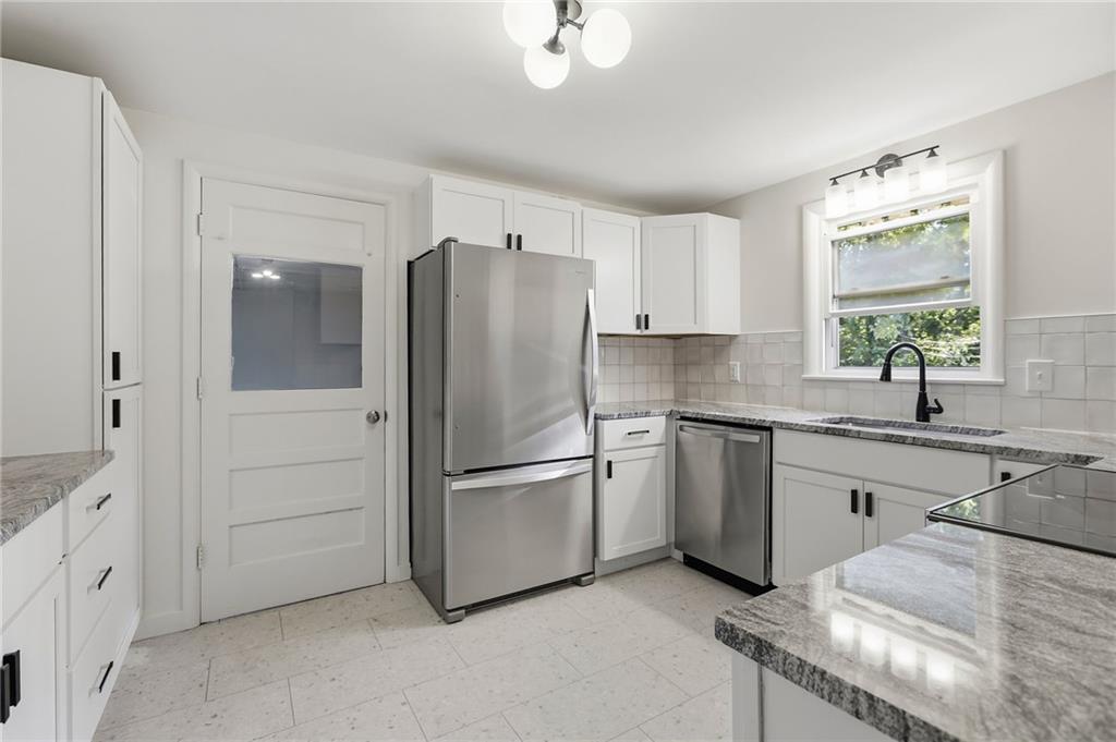5909 Melrose Lane Property Photo 4