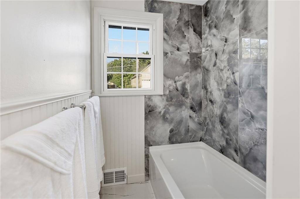 5909 Melrose Lane Property Photo 10
