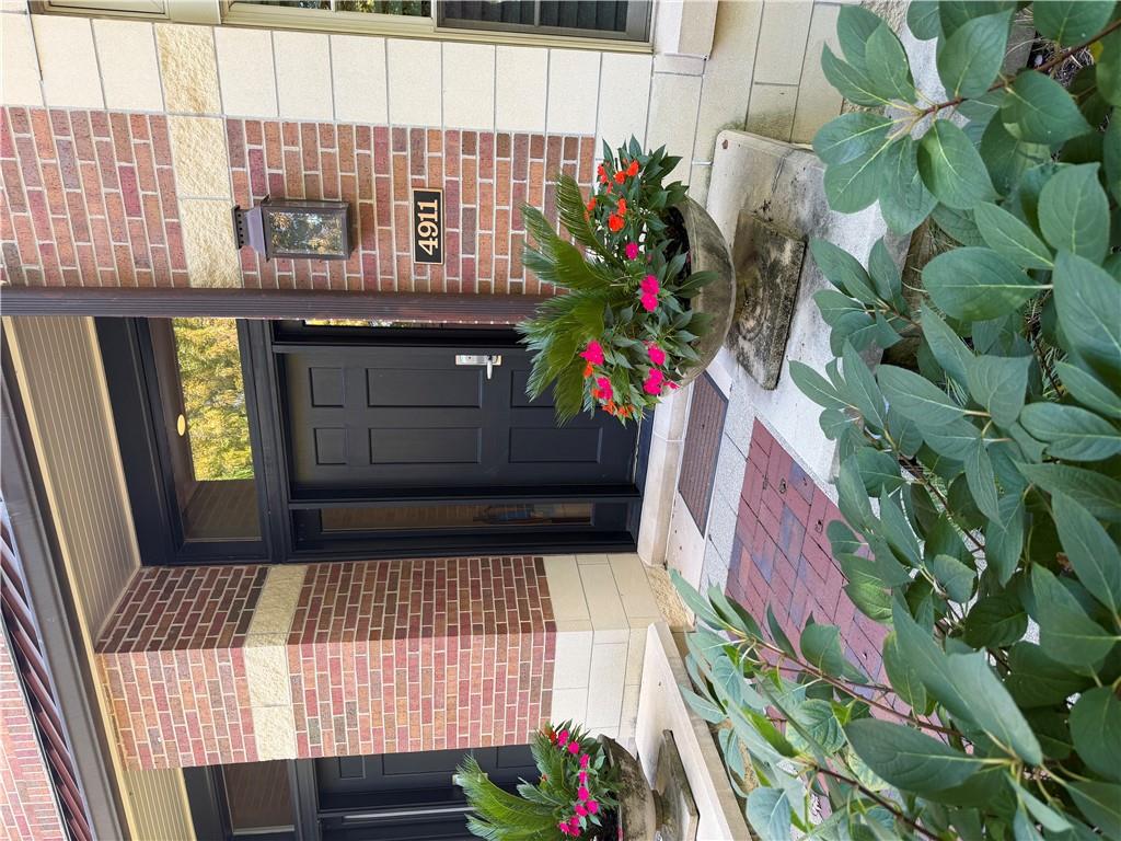 4911 Wyandotte Street Property Photo