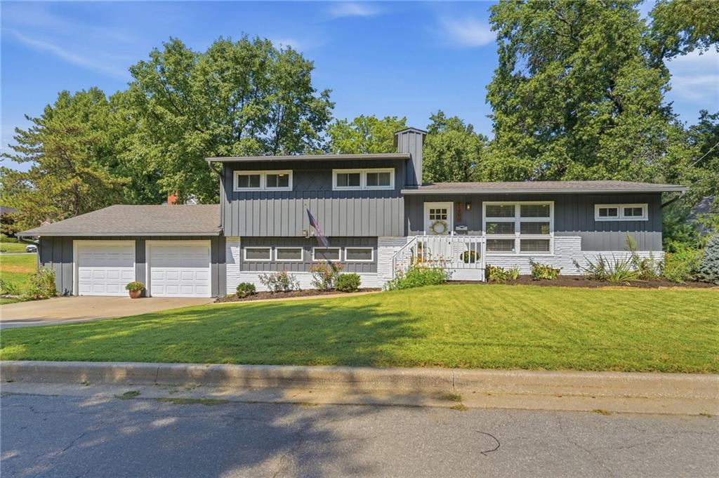 5200 W 57th Street Property Photo 1