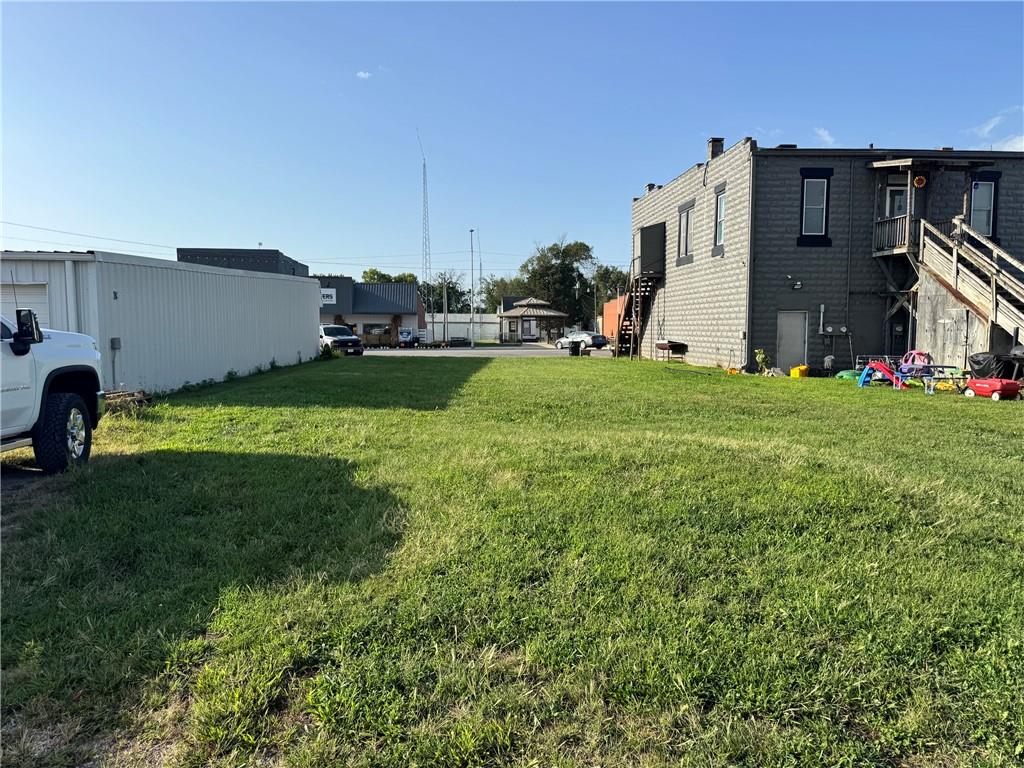 119 & 121 E Main Street Property Photo 2