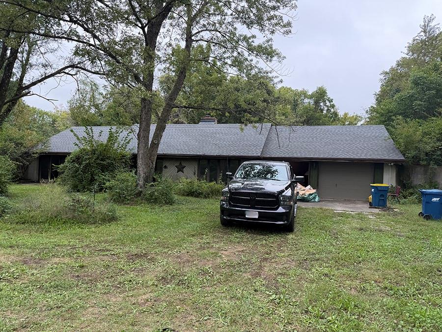 1405 Lynwood Court Property Photo 1