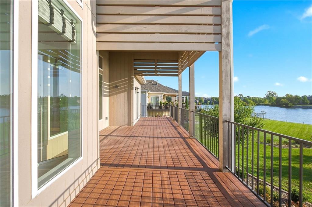 4313 Lakeshore Drive Property Photo 10