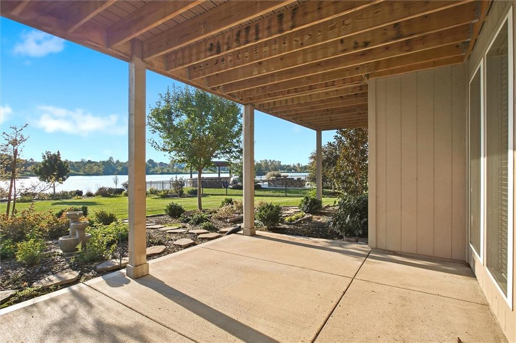 4313 Lakeshore Drive Property Photo 32