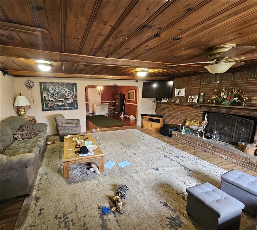 6108 Merriam Lane Property Photo 8