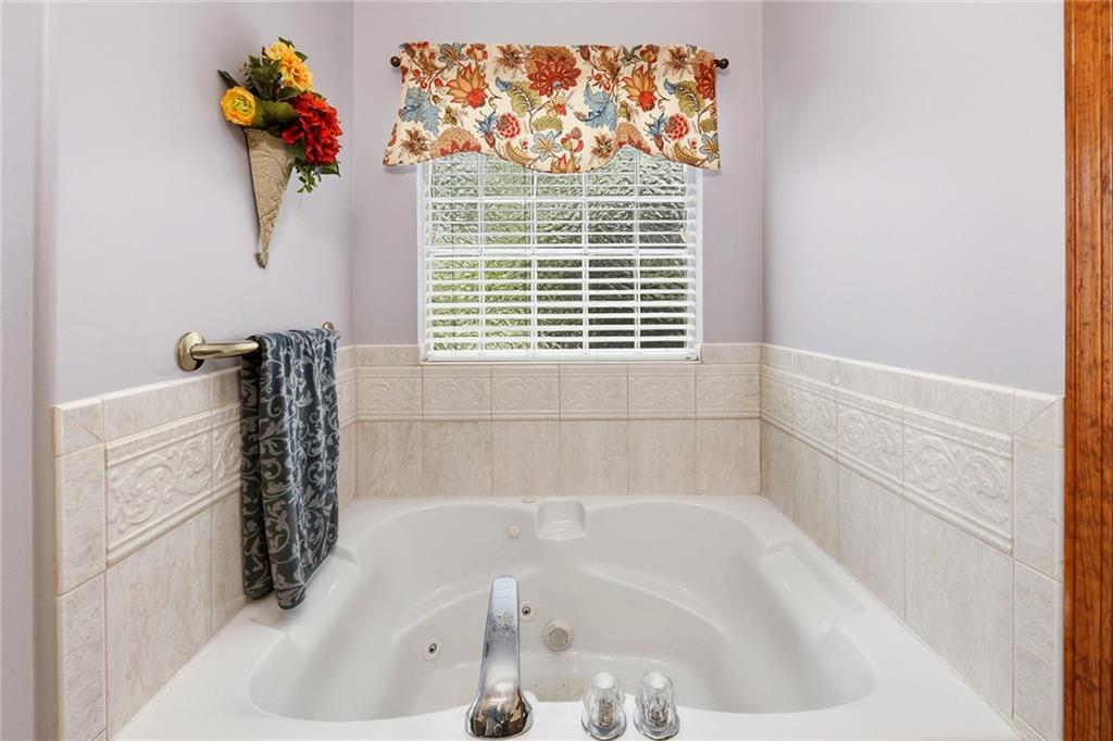 1513 Ne Craigievar Drive Property Photo 24