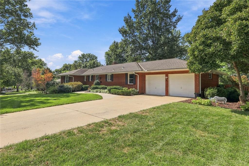 9500 Meadow Lane Property Photo 3
