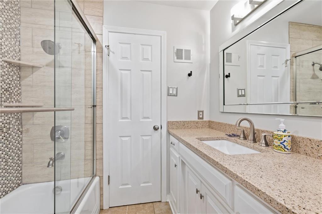 9500 Meadow Lane Property Photo 19