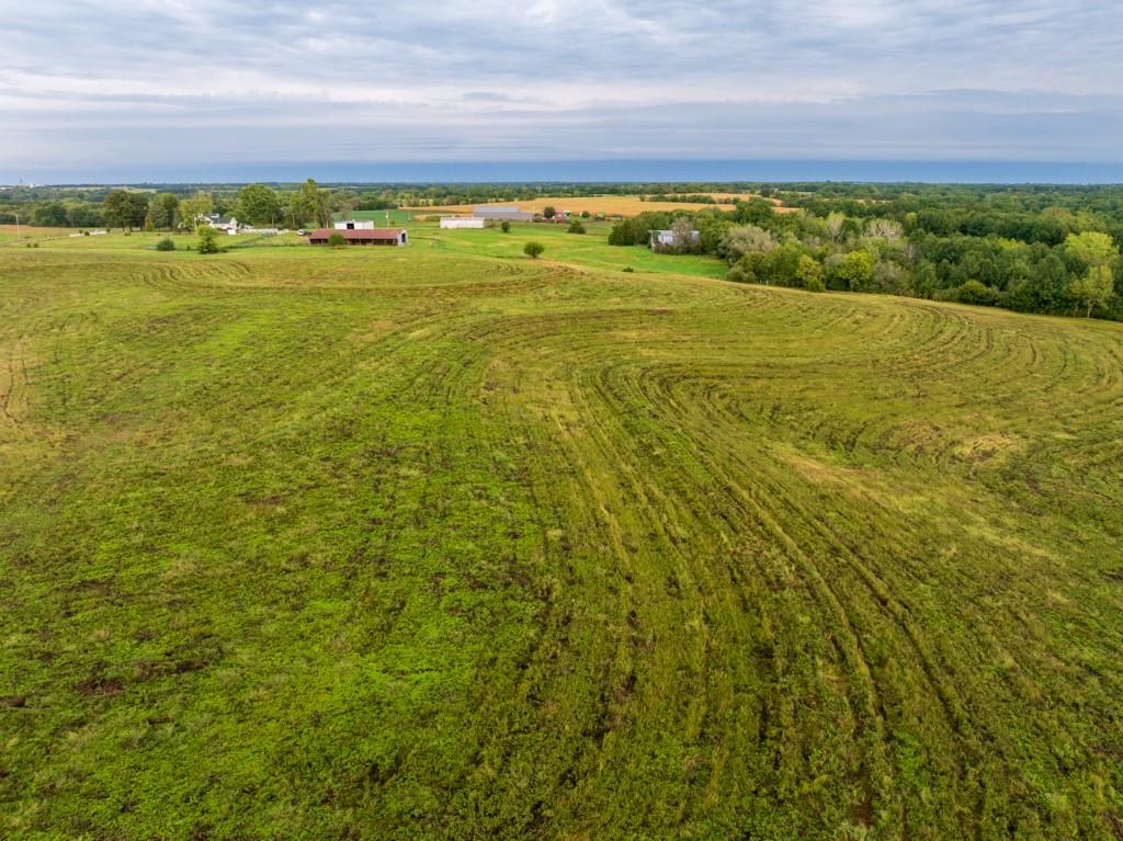 Ne Dixon Road Property Photo 3
