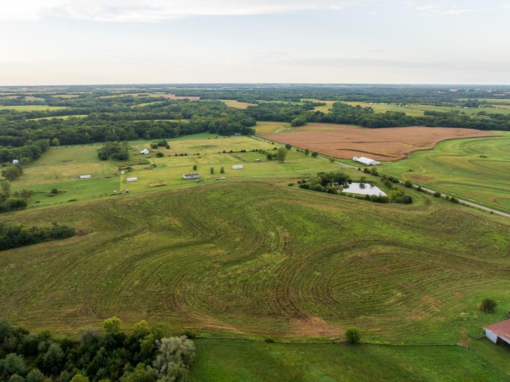 Ne Dixon Road Property Photo 10