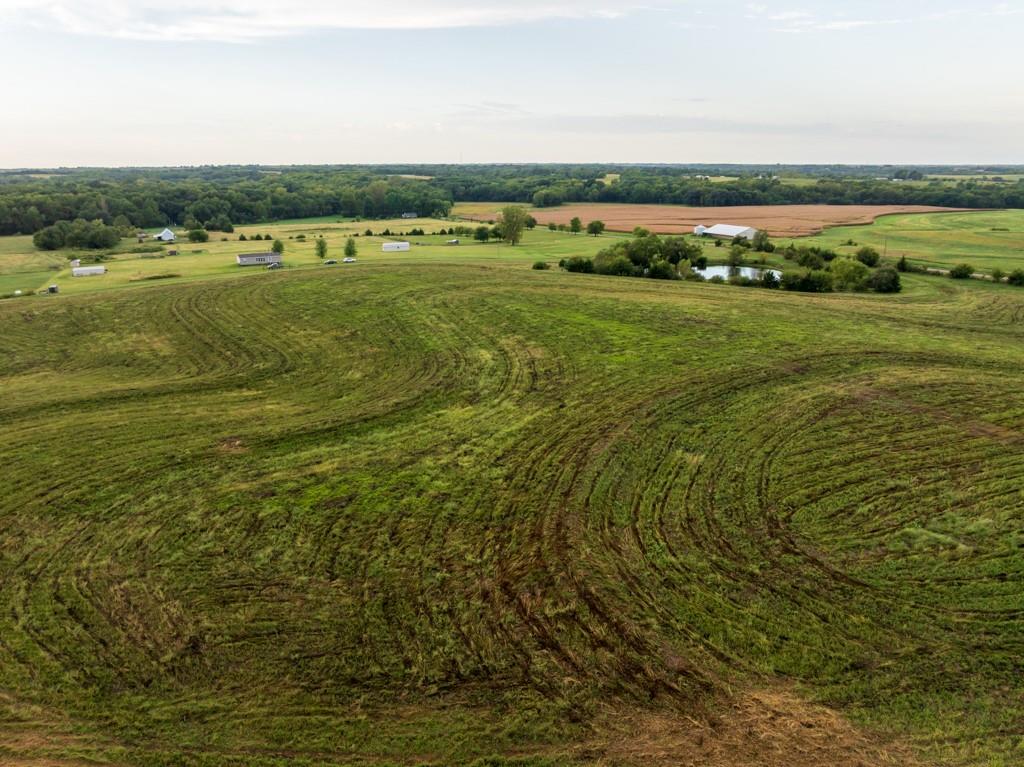 Ne Dixon Road Property Photo 11