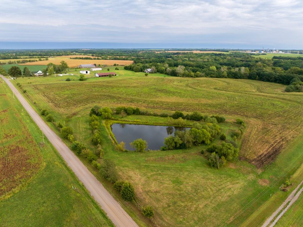 Ne Dixon Road Property Photo 17