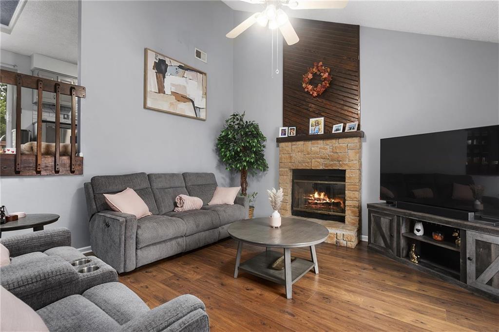 11312 W 77th Street Property Photo 3