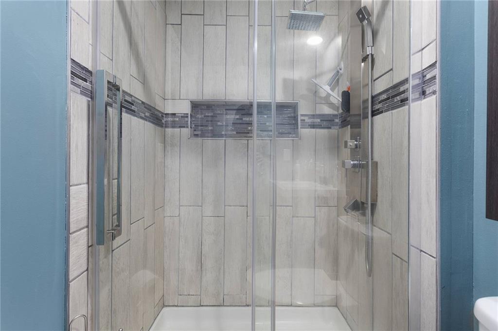 11312 W 77th Street Property Photo 13