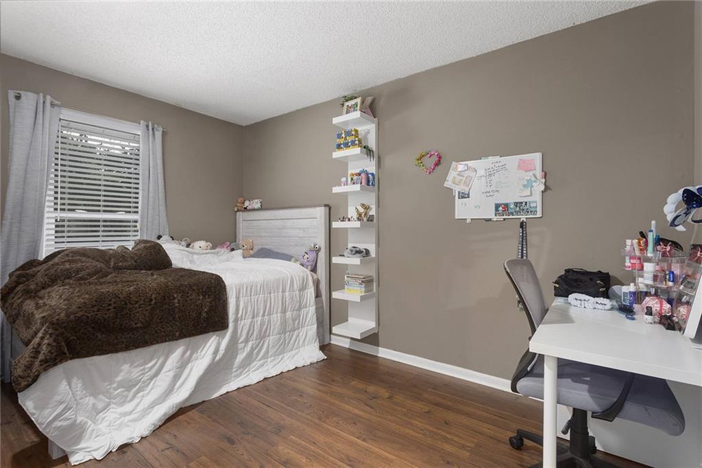 11312 W 77th Street Property Photo 14