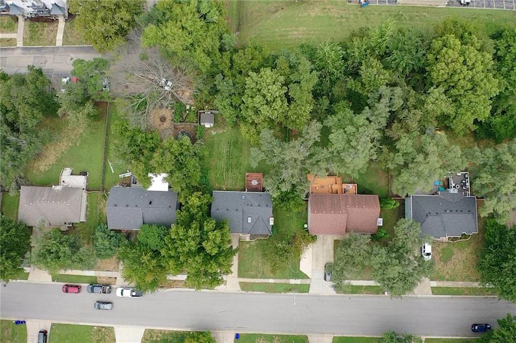 11312 W 77th Street Property Photo 28
