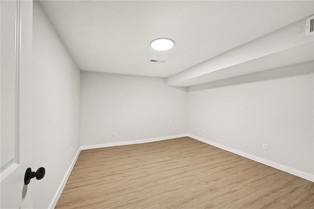 10004 Lydia Avenue Property Photo 18