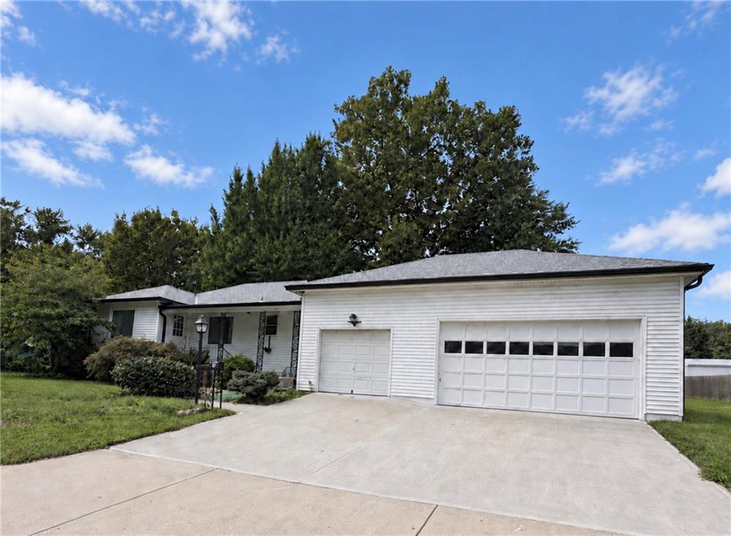 216 Moss Avenue Property Photo 2