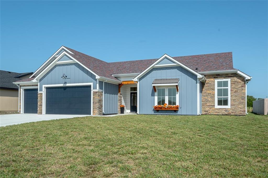1018 Bluestem Circle Property Photo 1