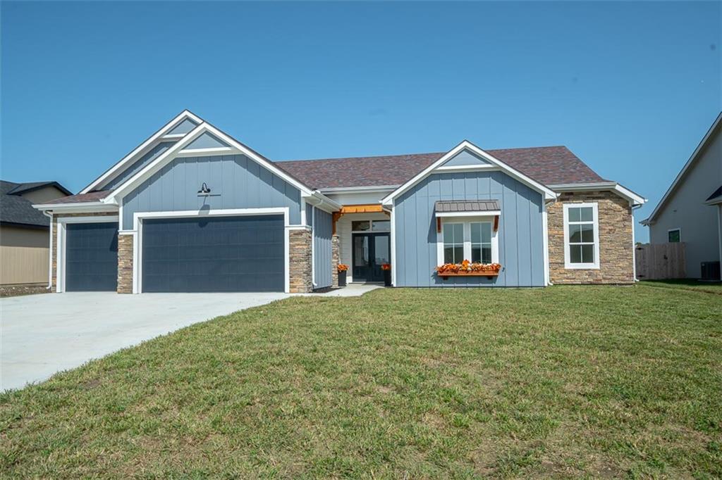 1018 Bluestem Circle Property Photo 2