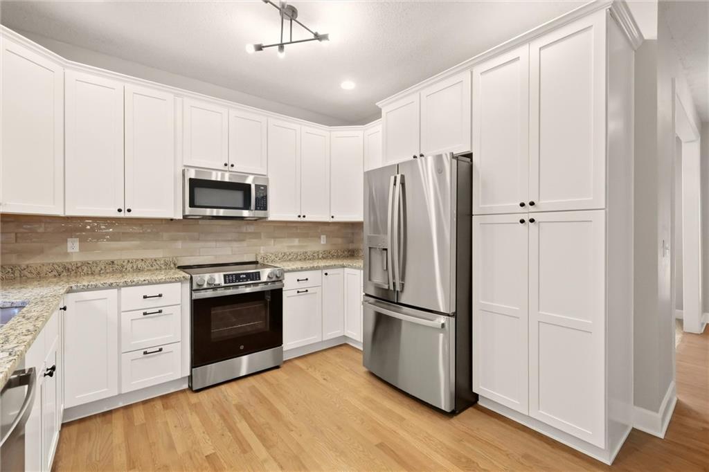 12001 S Rene Street Property Photo 9