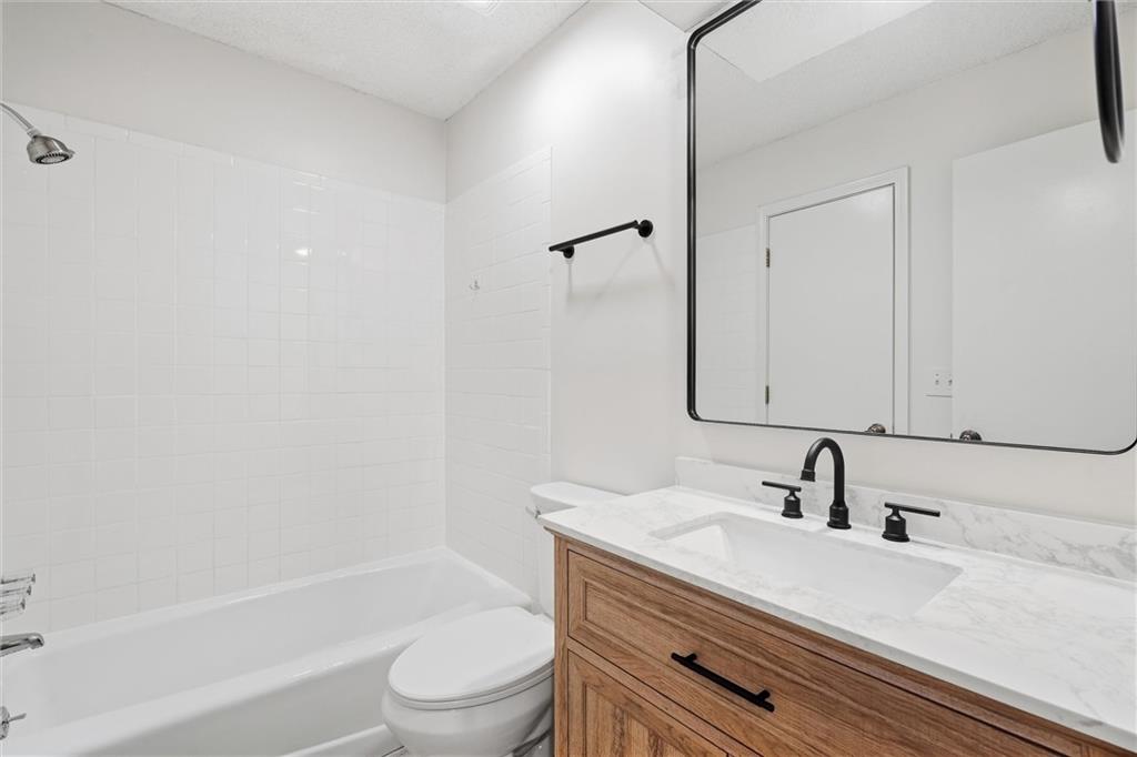 11605 W 113th Street Property Photo 28