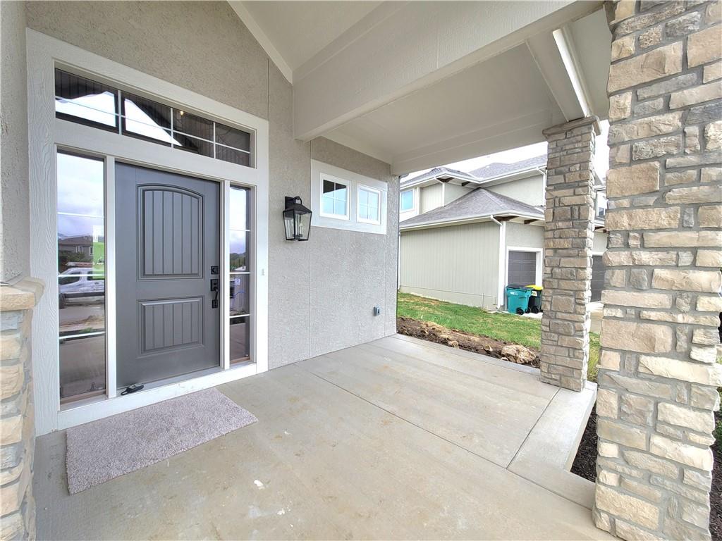18232 Oakmont Street Property Photo 2