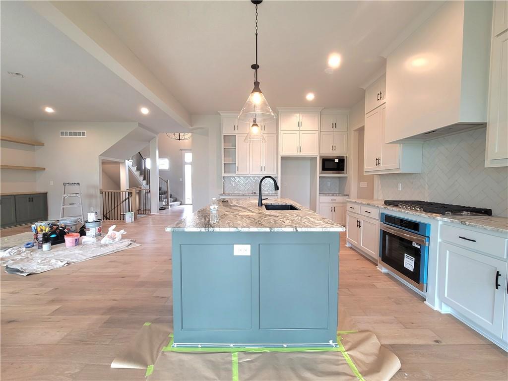 18232 Oakmont Street Property Photo 8