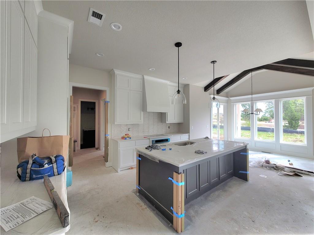 18261 Earnshaw Street Property Photo 7