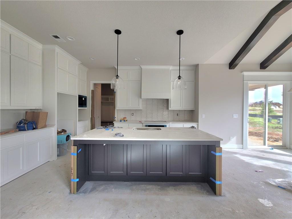 18261 Earnshaw Street Property Photo 8