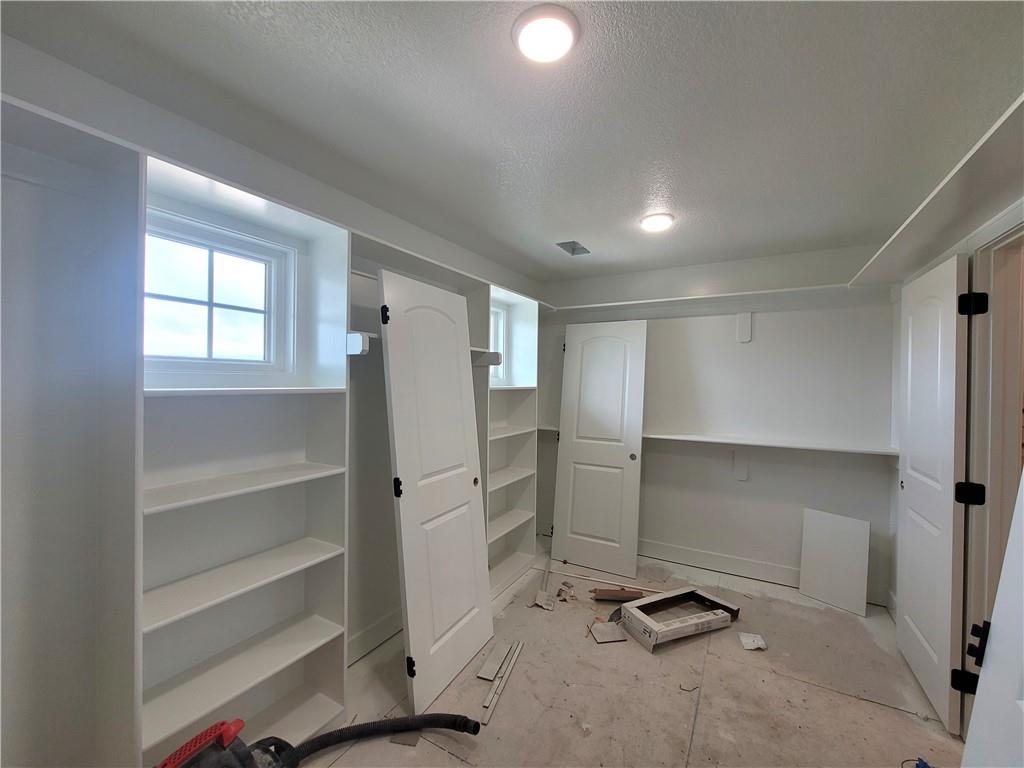 18261 Earnshaw Street Property Photo 24