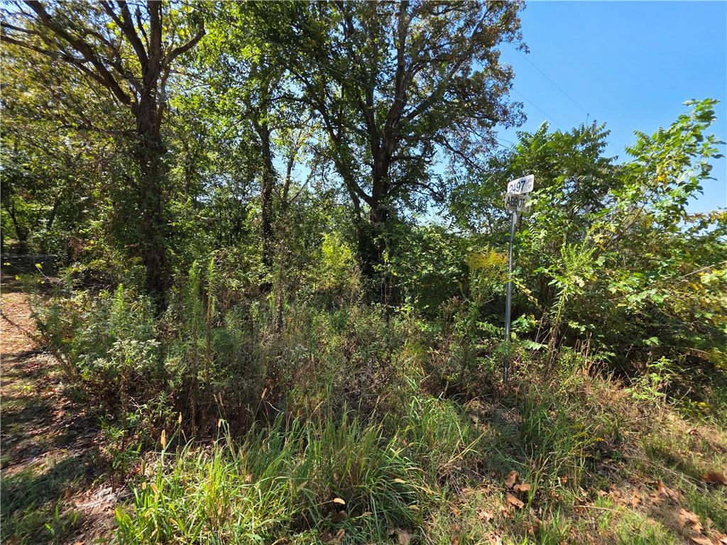 000 E Abbott Road Property Photo 2