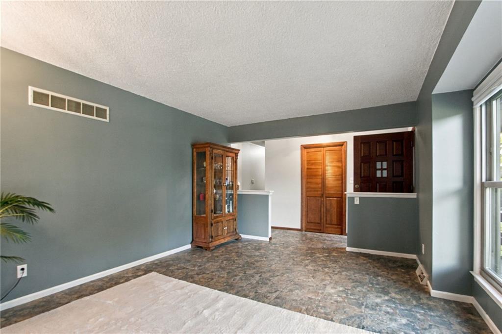 6009 N Wyandotte Street Property Photo 5