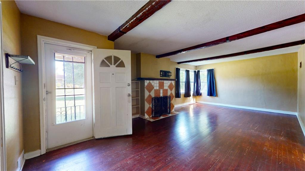 2920 Pear Street Property Photo 4