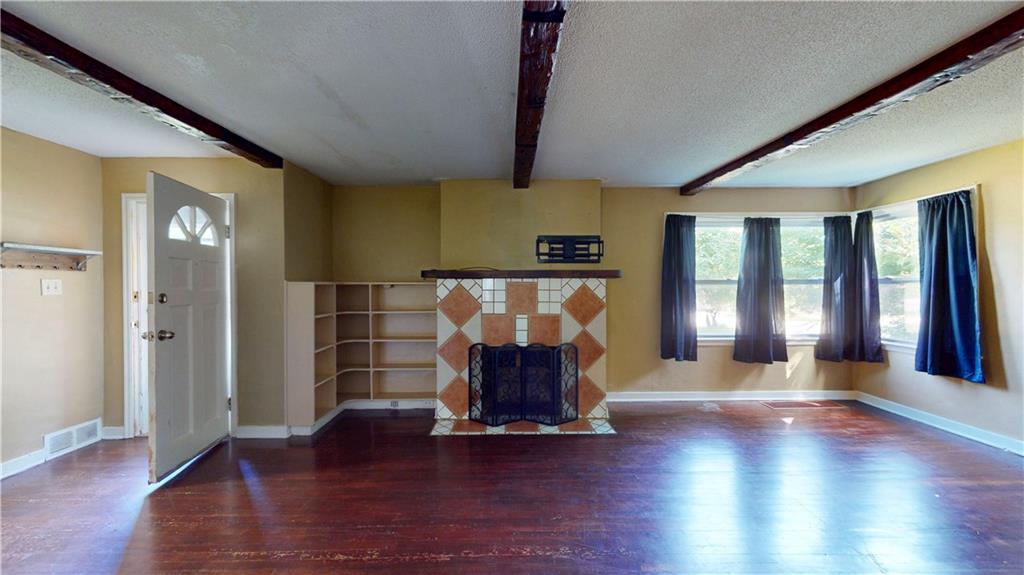 2920 Pear Street Property Photo 5